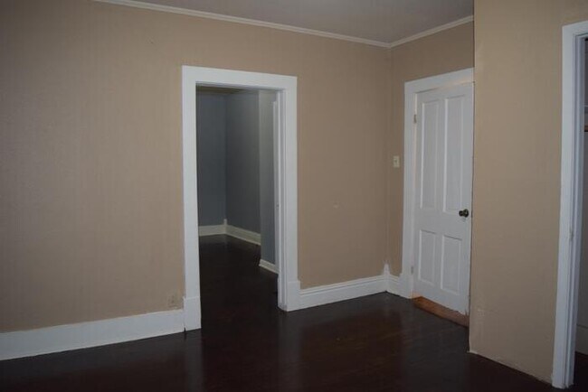 Foto del edificio - 1311 E Broadway Blvd