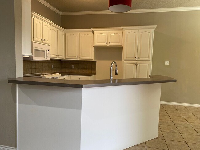 Foto del edificio - Great 4 Bedroom in Cooper District