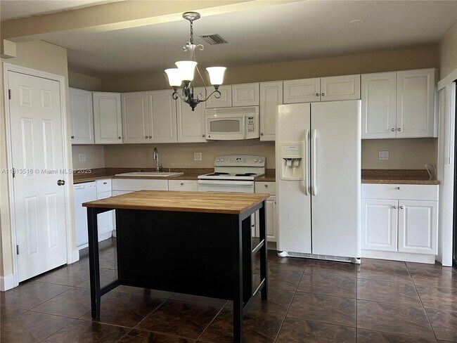 Foto del edificio - 388 NW 103rd Terrace