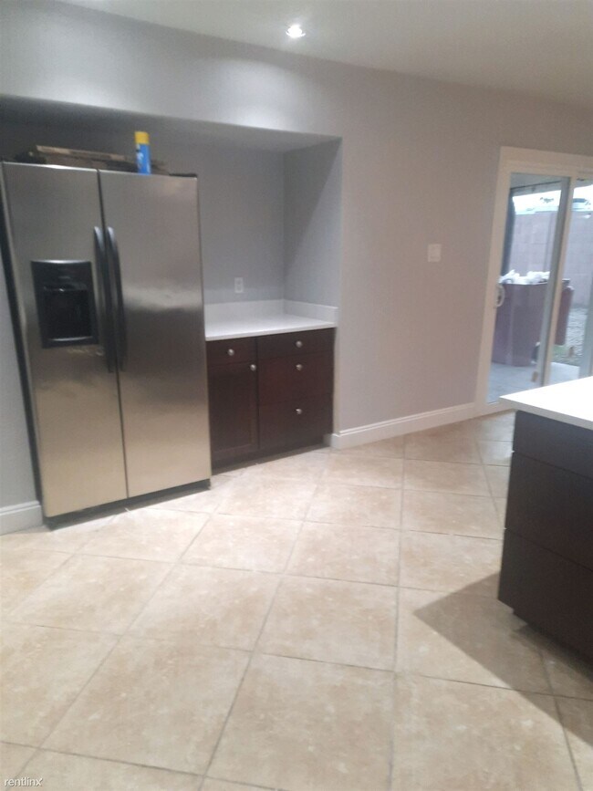 Foto del edificio - 3 br, 2 bath House - 7305 East Wilshire Drive