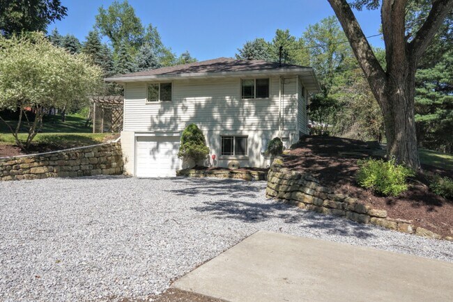 Building Photo - 2508 Fairmount Church Rd