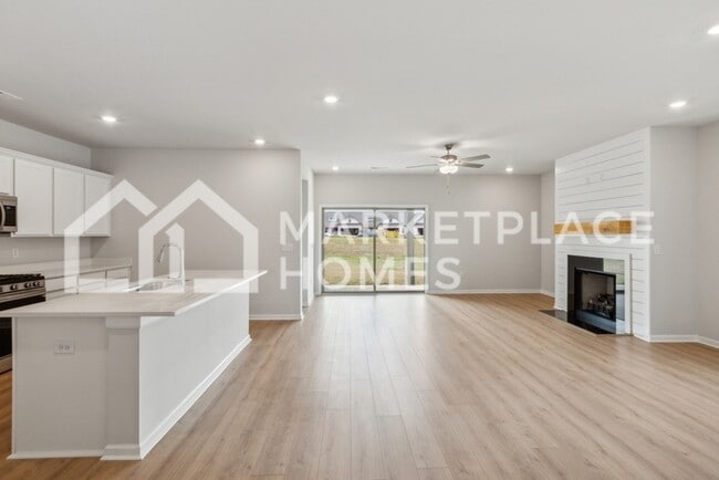 Building Photo - 313 McHenry Dr