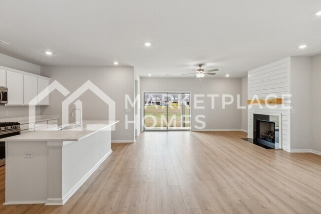 Foto del edificio - 313 McHenry Dr