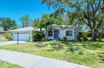 Building Photo - 607 Oak River Ct