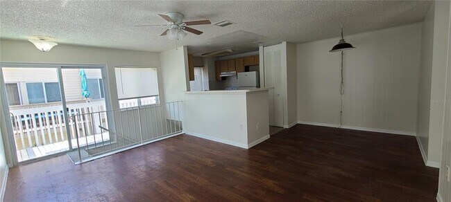 Building Photo - 1101 Spring Meadow Dr