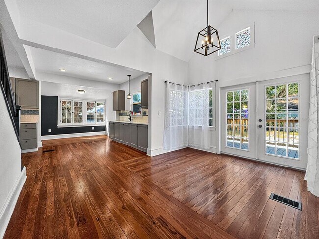 Foto del edificio - 1016 E Washington Ave