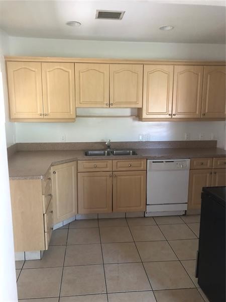 Foto del edificio - 4861 SW 26th Ave