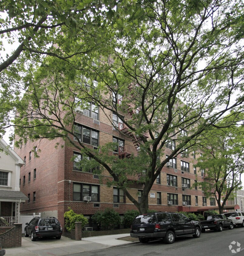 Building Photo - Erynn Apartments