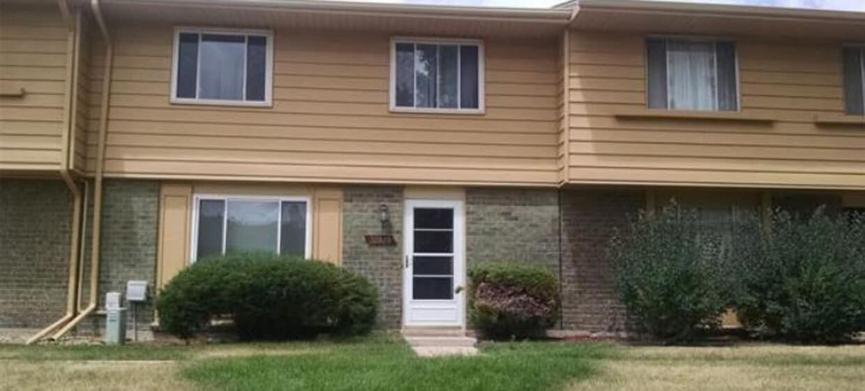 Primary Photo - Nice 3 bedroom townhome in Aurora