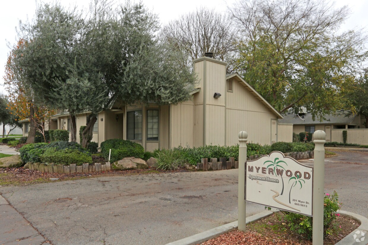 Primary Photo - Myerwood Apartment Homes