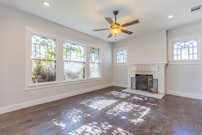 Building Photo - 209 Carolina St