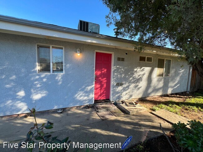 Building Photo - 2 br, 1 bath House - 630 Hudson Ln
