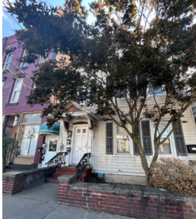 Foto del edificio - 136 Front St