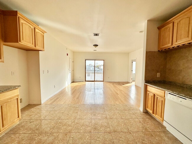 Foto del edificio - 41-43-43 Manufacturers Pl