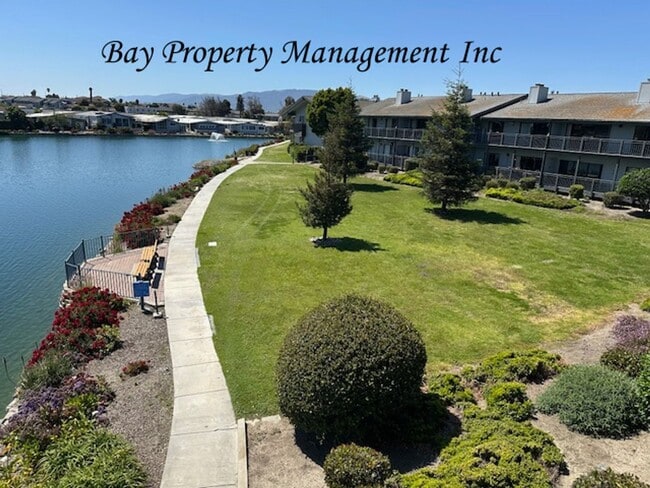 Foto del edificio - Premier Sherwood Lakes Location – Upstairs End Unit with Stunning Lake & Mountain Views