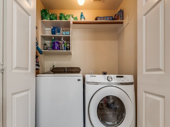 Foto del edificio - 1159 Enclave Square E