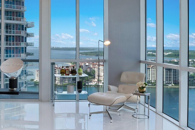 Foto del edificio - 50 South Pointe Dr