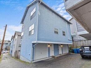 Building Photo - 10717 Burke Ave