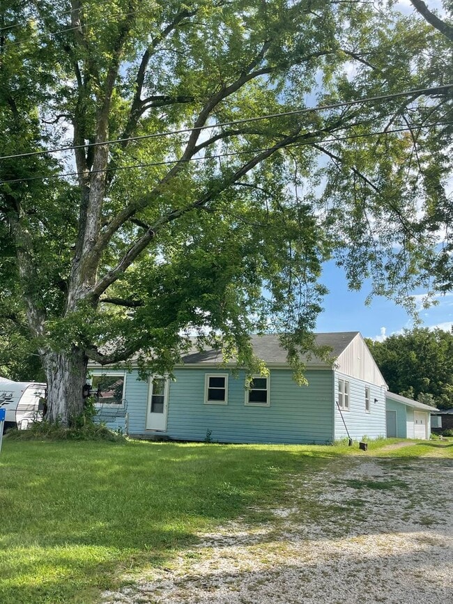 Building Photo - 22384 Old Hwy 169