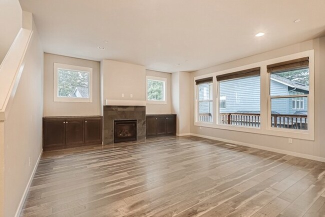 Foto del edificio - 4210 Northeast Tacoma Court, Camas, WA, 98607