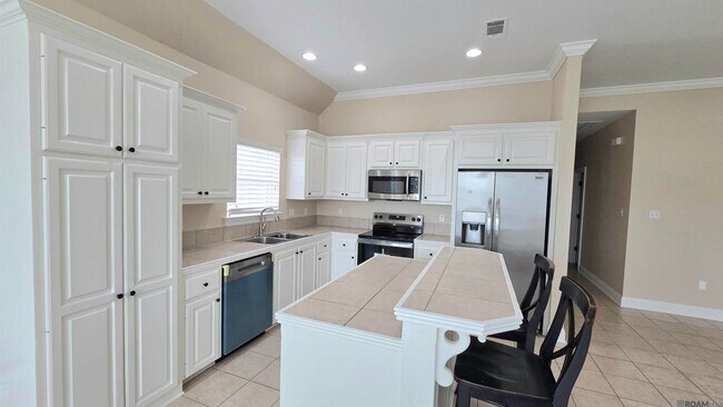 Foto del edificio - 2934 Nicholson Lake Dr