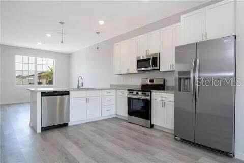 Building Photo - 646 Desmoines Ct