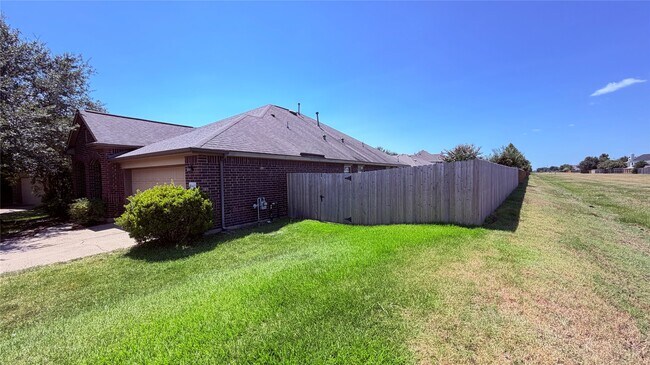 Building Photo - 16627 Fiesta Rose Ct