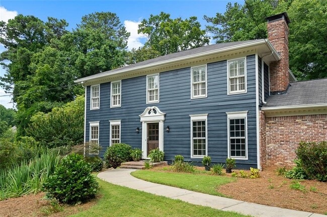 Building Photo - 2340 Castleridge Ct