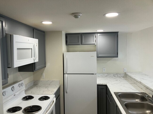 Foto del edificio - Updated 1 Bedroom in Prime Location!