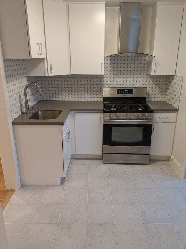 Primary Photo - 977 Capp St
