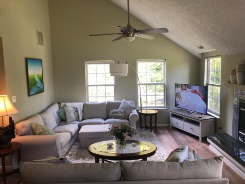 Foto principal - 203 Eagles Chase Dr