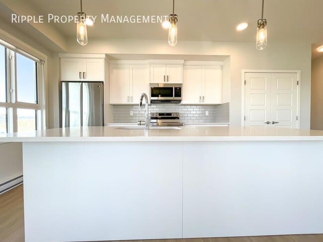 Building Photo - 50% OFF YOUR FIRST MONTHS RENT! AMAZING 2 ...
