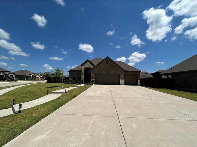 Foto del edificio - 541 Firethorn Dr