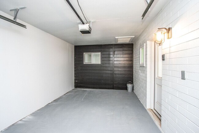 Foto del edificio - Biltmore District Luxury – 3 month leases avaialble 2,895.00