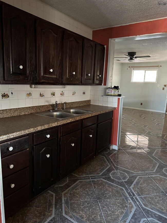 Building Photo - 1633 Orchard Ave