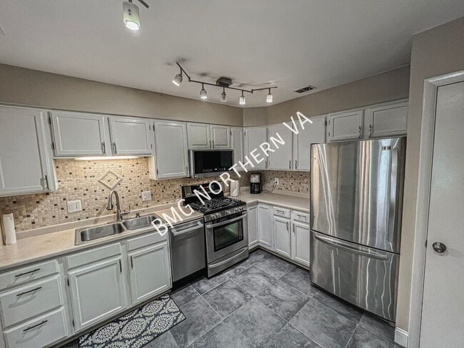 Building Photo - 3816B Steppes Ct