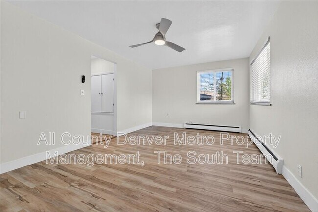 Foto del edificio - 9050 N Elm Ct