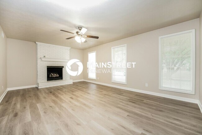 Building Photo - 4 Bedroom Pet-Friendly Home in Stockbridge, GA with Main Street Renewal