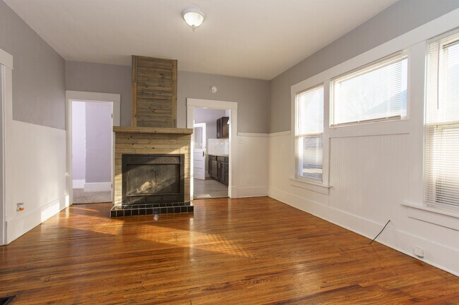 Building Photo - 1422 S Wichita St