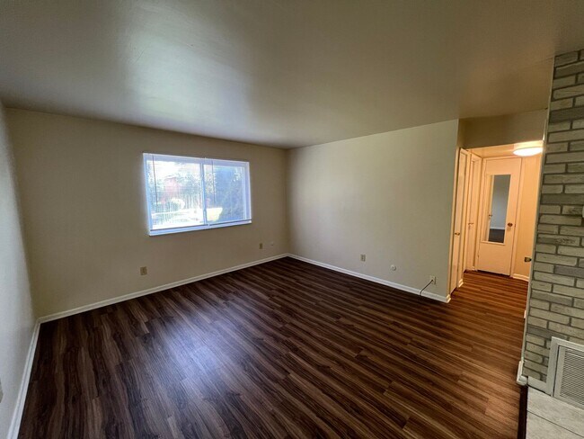 Foto del edificio - 300 E 16th Ave