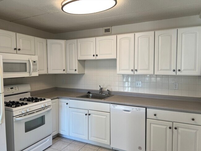 Foto del edificio - 1 Pond St