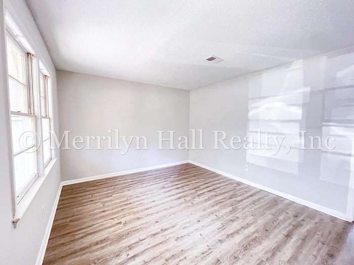 Primary Photo - Freshly updated 3 Bedroom home with New Lu...