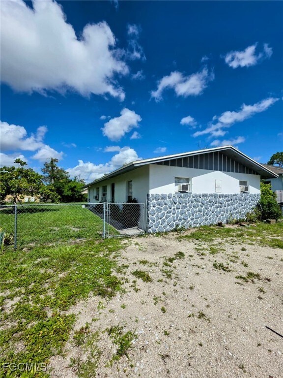 Foto principal - 5626 Sixth Ave