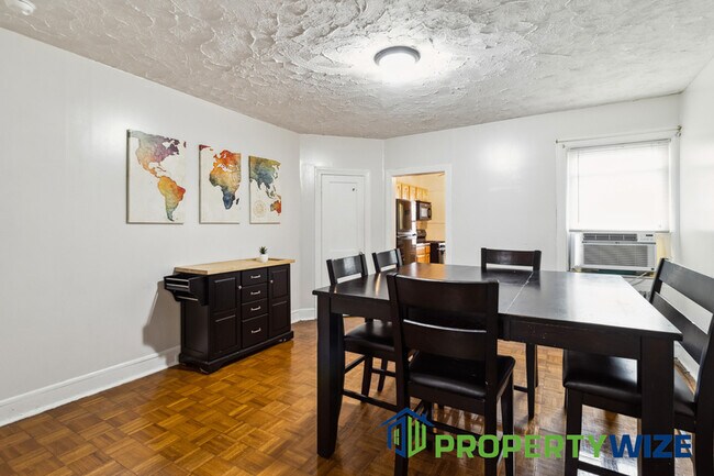 Building Photo - 3319 Elbert St