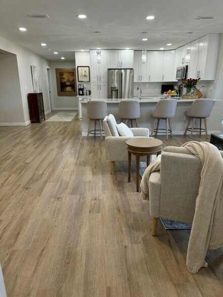 Foto del edificio - 5247 Carmilfra Dr