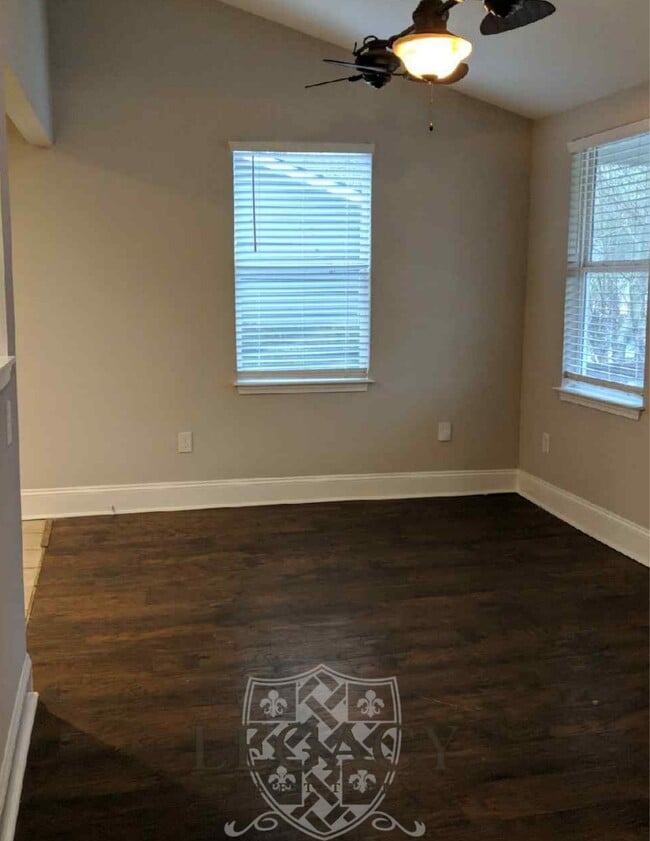 Building Photo - 1707 Evelyn Ave