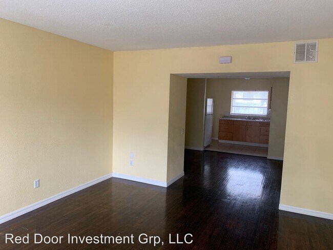 Foto del edificio - 314-320 W Howry Ave