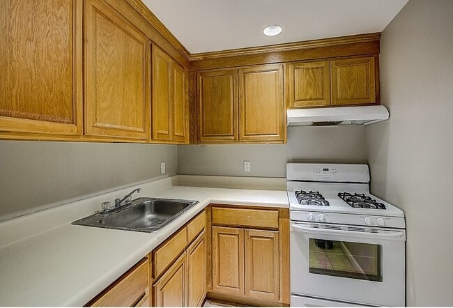 Kitchen - 8470 129th St
