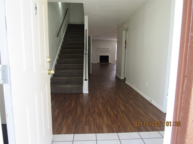 Foto del edificio - 15543 Weldon Dr