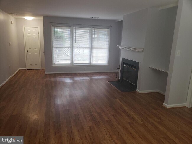 Building Photo - 20651 Shadyside Way